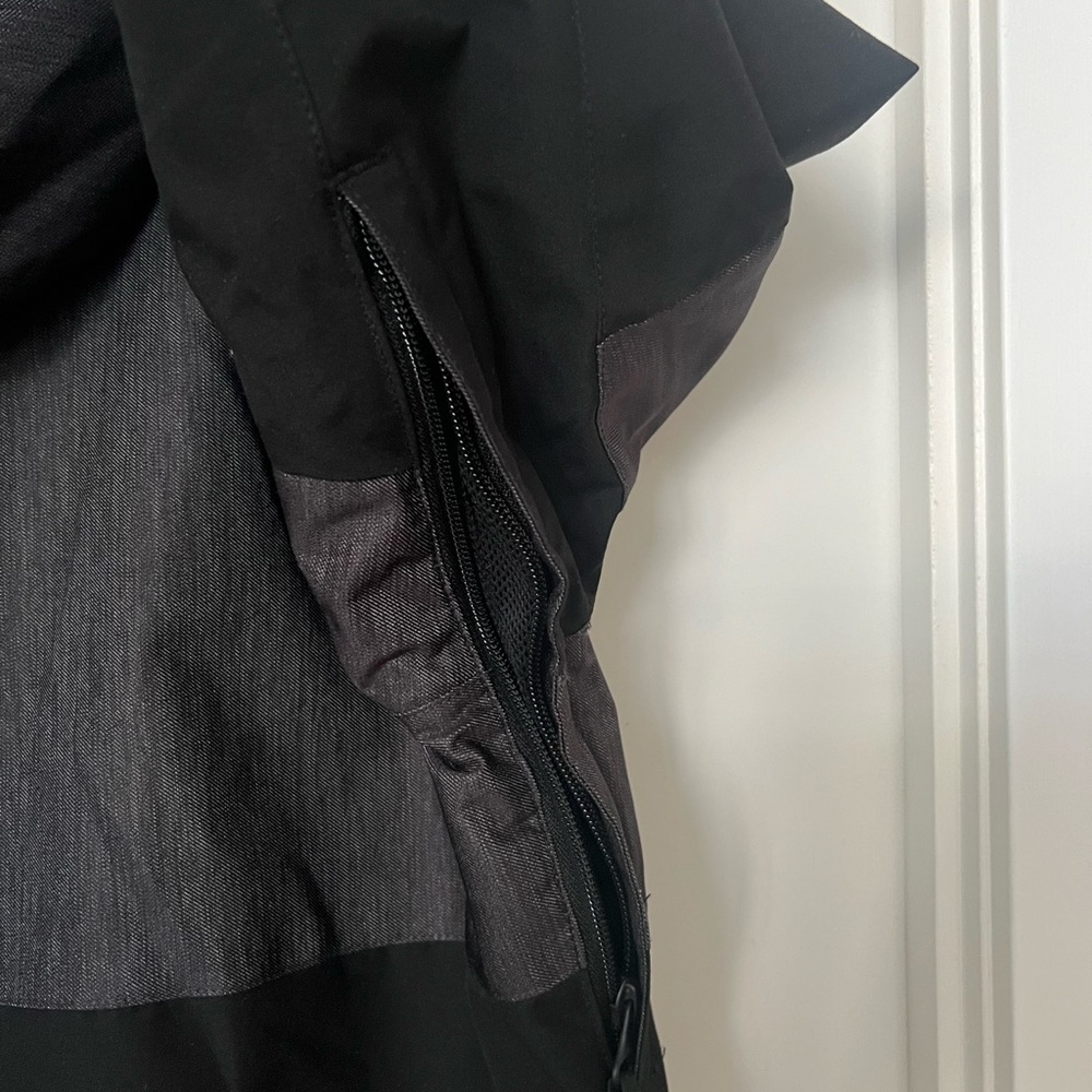 Winter Snowboard Jacket - Picture 5 of 8
